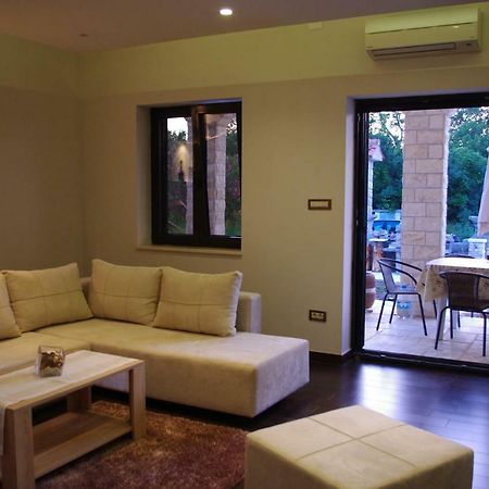 Apartment Verano Njivice Kültér fotó
