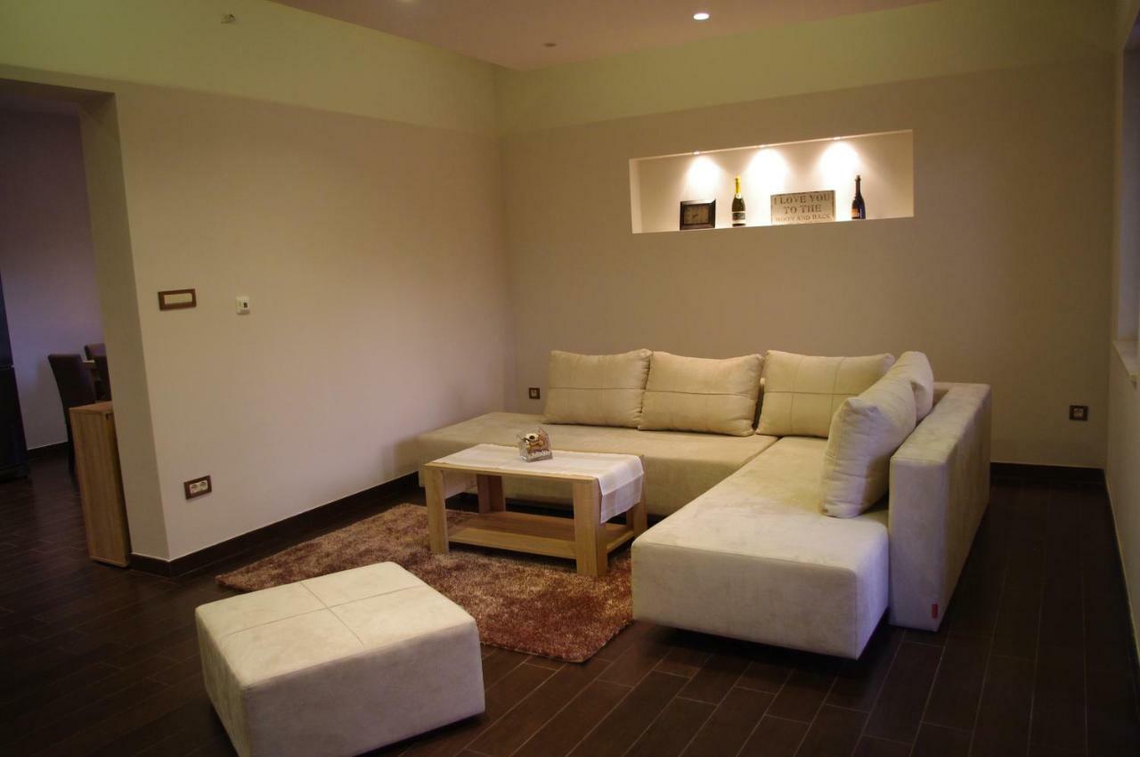 Apartment Verano Njivice Kültér fotó